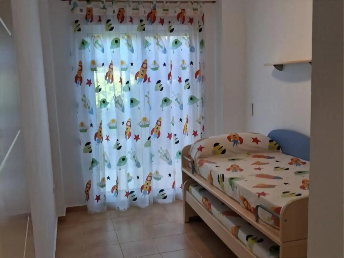 Dormitori de Apartament de lloguer en Calpe / Calp amb Calefacció, Jardí privat i Piscina