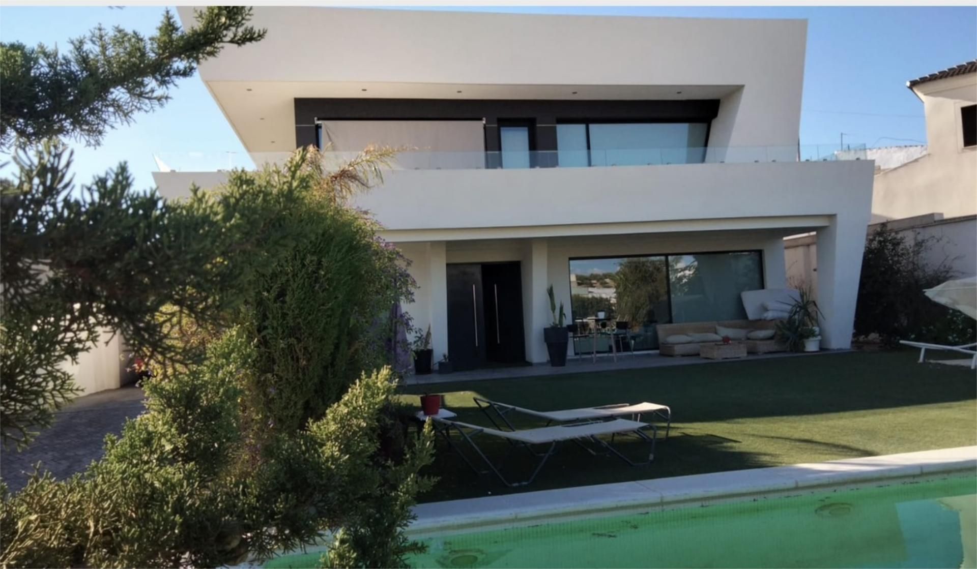 Exterior view of House or chalet for sale in Baena  with Private garden, Terrace and Swimming Pool