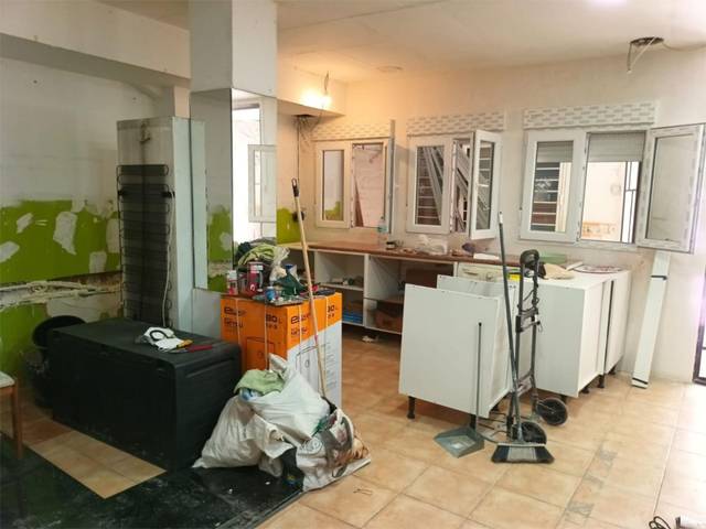 Local comercial en Venta en Carrer d'Alcanyís, 22 en Torrefiel