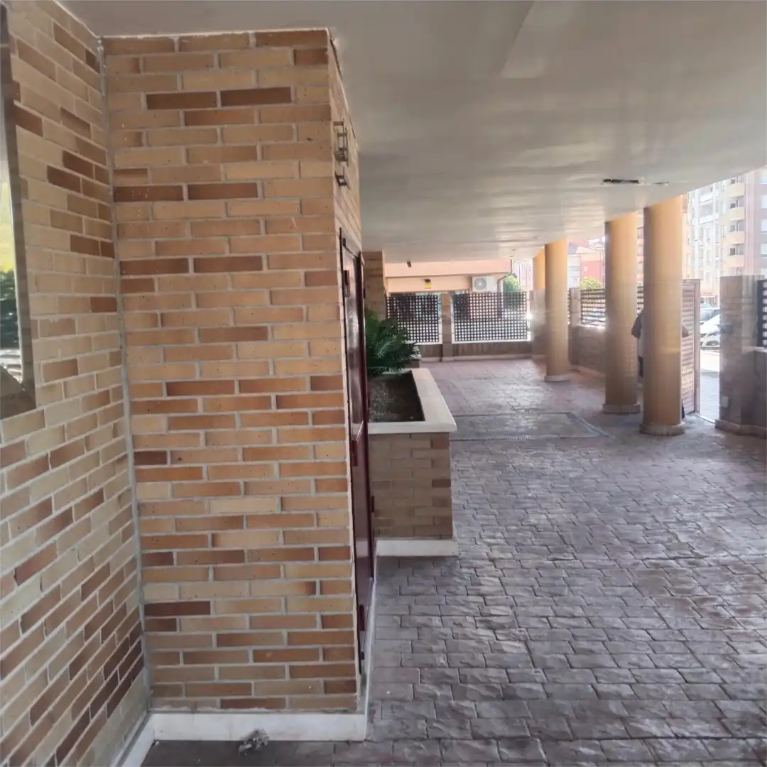 Piso en venta en Calle Agustín Rodríguez Sahagún, 38, Universidad Piso en venta en Ávila con Calefacción, Jardín privado y Parquet