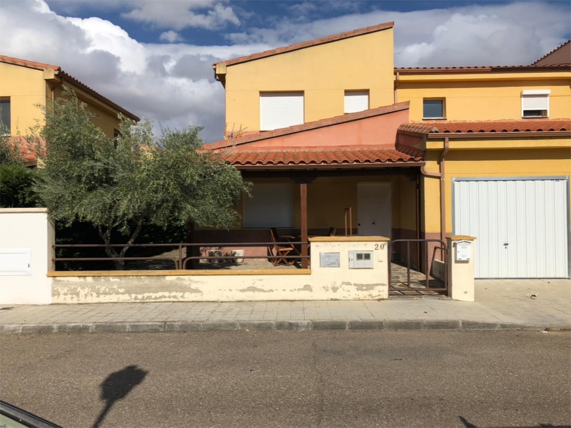 Vista exterior de Pis en venda en Villaralbo amb Aire condicionat, Piscina i Balcó