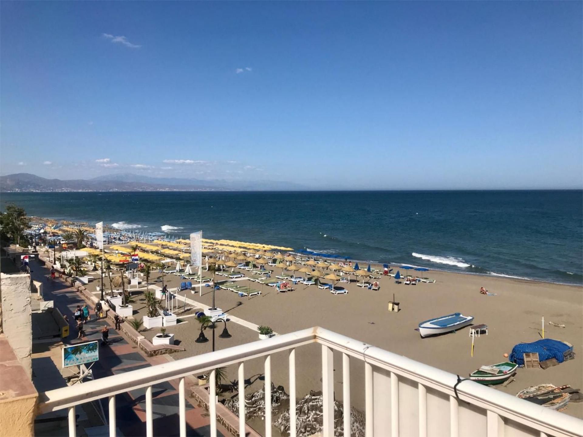 Vista exterior de Pis en venda en Torremolinos amb Aire condicionat, Terrassa i Moblat
