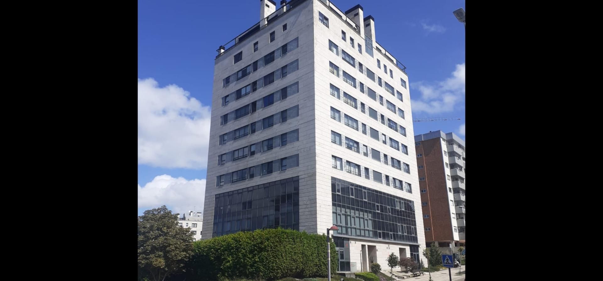 Vista exterior de Piso en venta en Vigo  con Calefacción, Parquet y Trastero