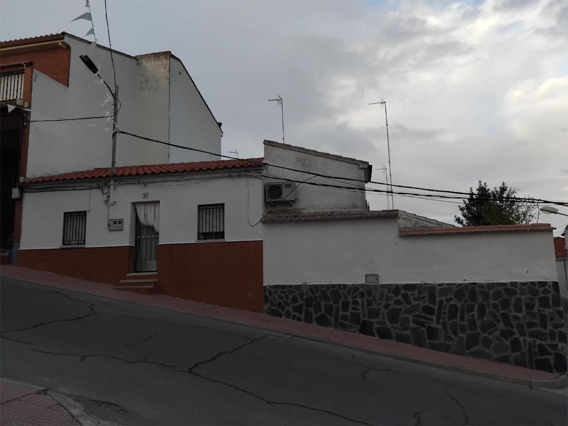 Vista exterior de Casa adosada en venda en Cebolla amb Aire condicionat, Calefacció i Moblat