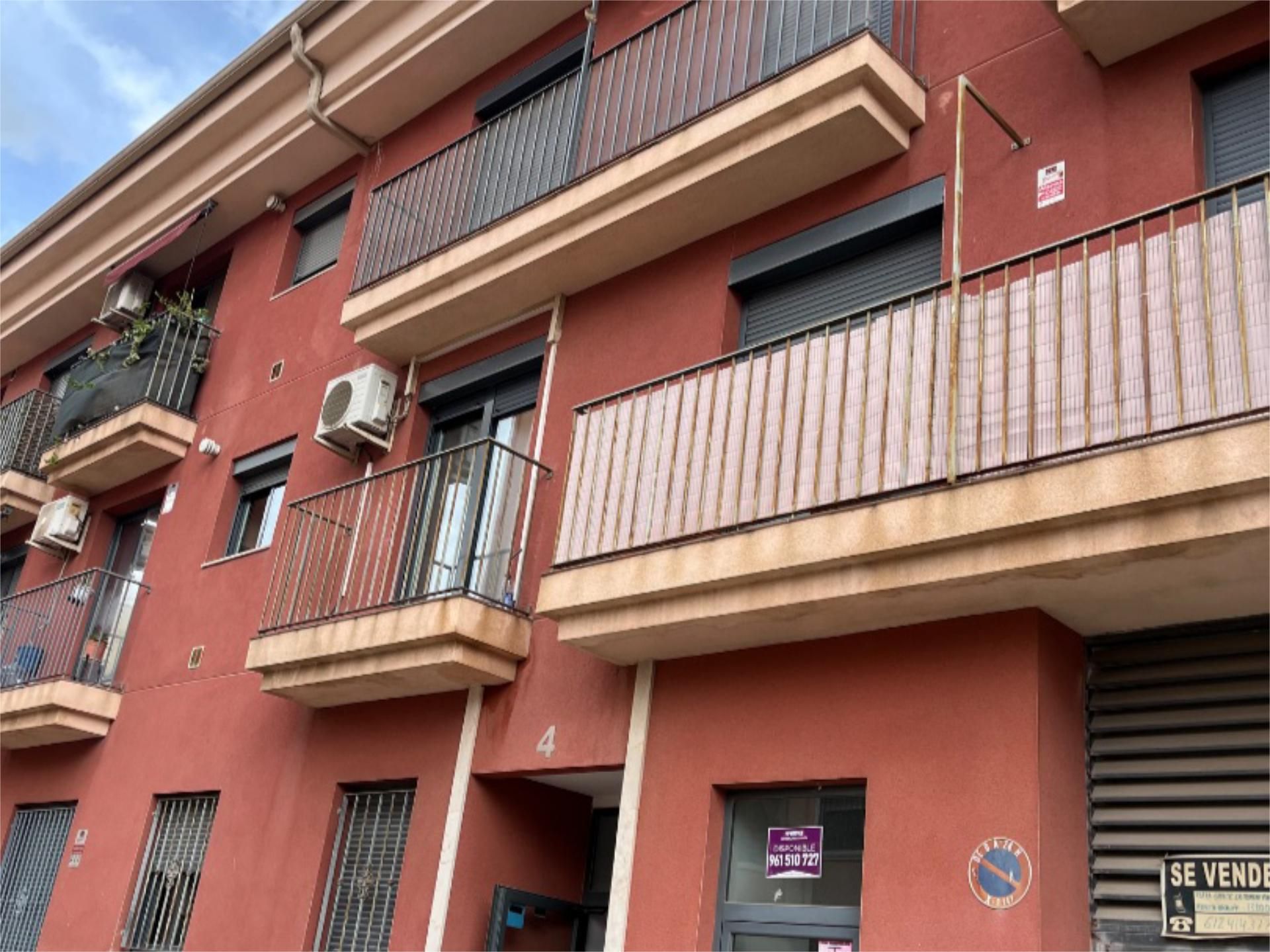 Exterior view of Duplex to rent in  Valencia Capital  with Air Conditioner, Storage room and Community parking
