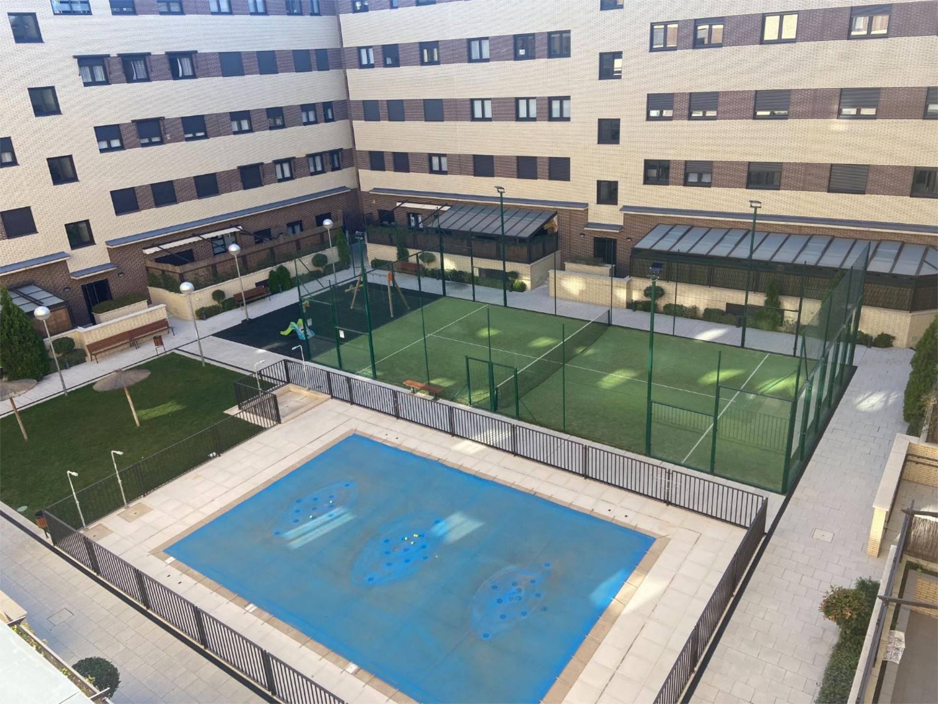 Piscina de Pis de lloguer en  Madrid Capital amb Aire condicionat, Terrassa i Piscina