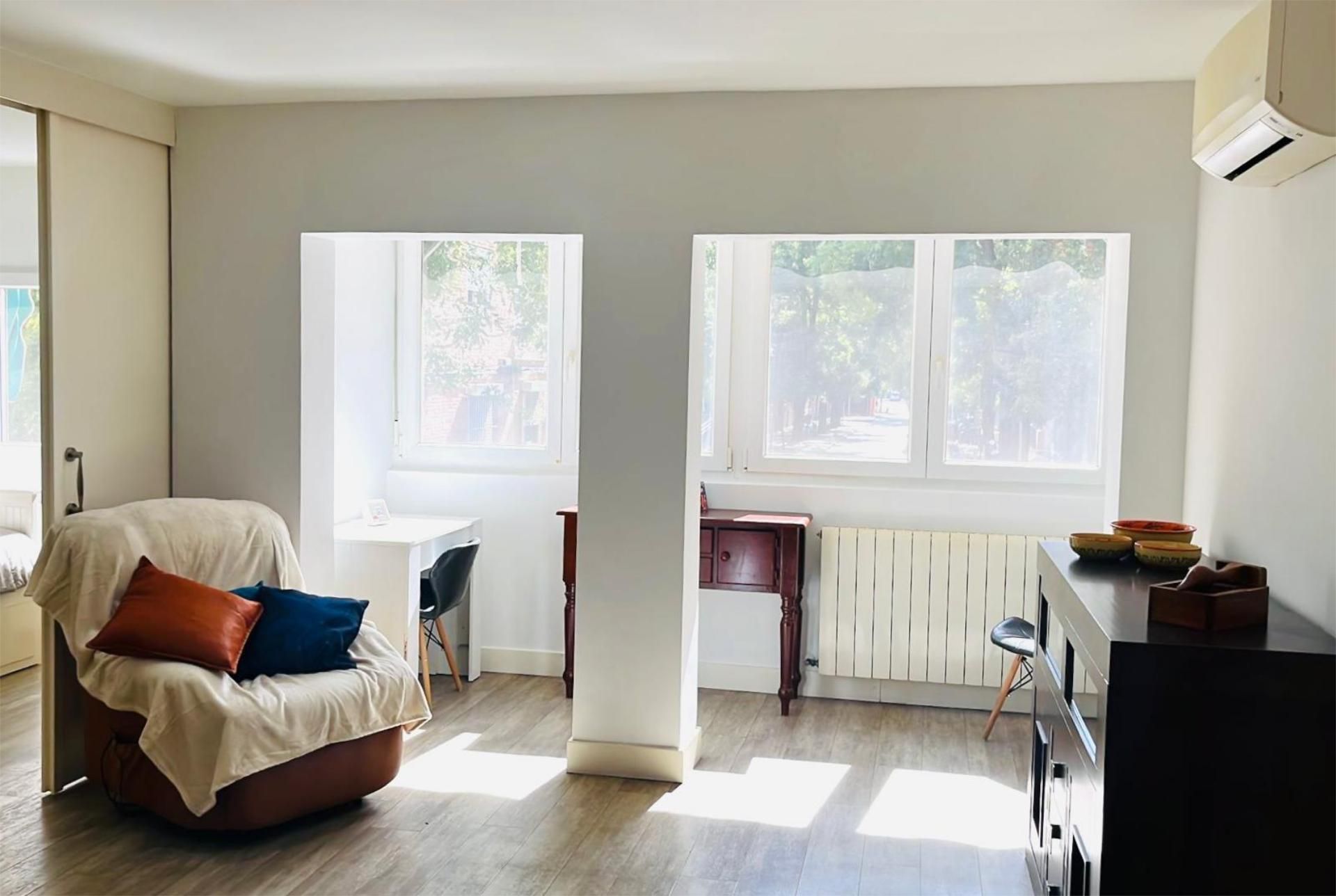 Living room of Flat for sale in  Madrid Capital  with Air Conditioner, Heating and Private garden