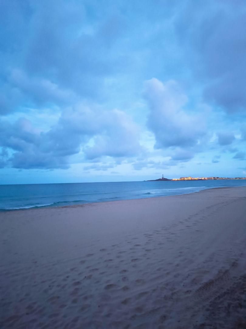 Vista exterior de Estudi de lloguer en La Manga del Mar Menor amb Terrassa, Piscina i Moblat