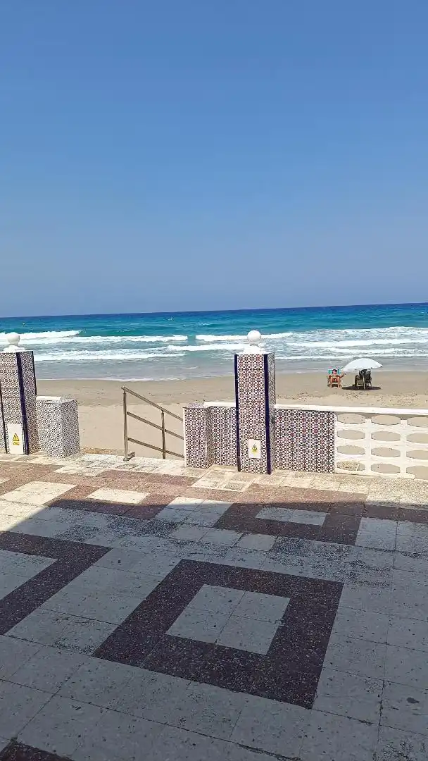 Außenansicht von Wohnung zur Miete in La Manga del Mar Menor mit Terrasse, Schwimmbad und Möbliert