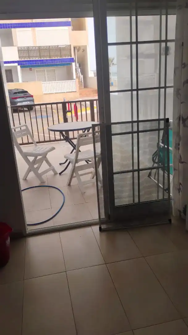 Terrasse von Wohnung zur Miete in La Manga del Mar Menor mit Terrasse, Schwimmbad und Möbliert