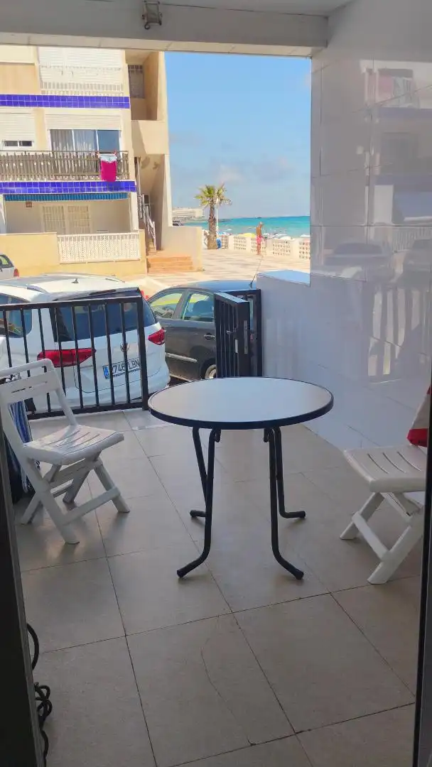Terrasse von Wohnung zur Miete in La Manga del Mar Menor mit Terrasse, Schwimmbad und Möbliert
