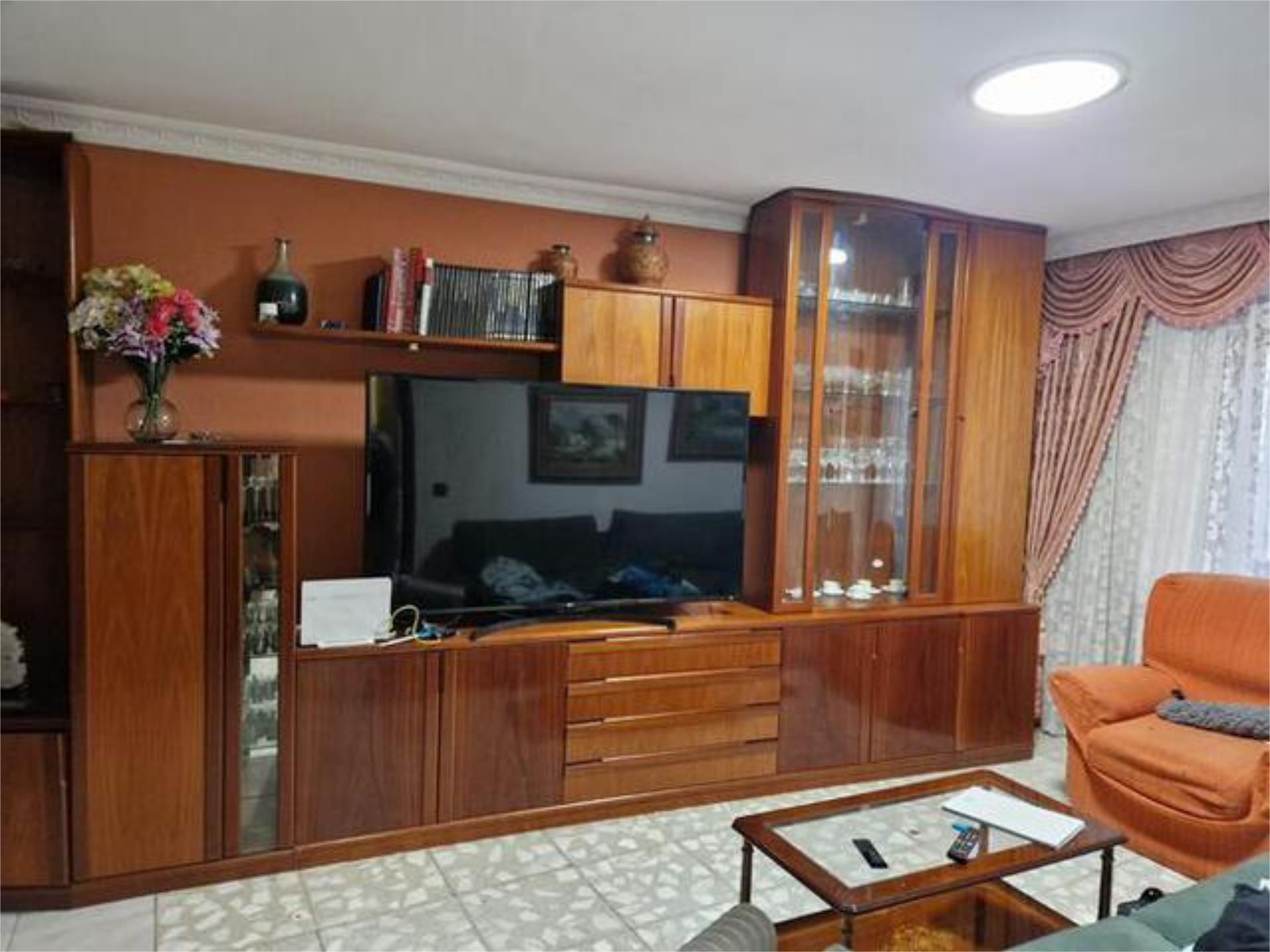 Casa o xalet en venda a Villodre Sala d'estar de Casa o xalet en venda en Villodre amb Calefacció, Traster i Moblat