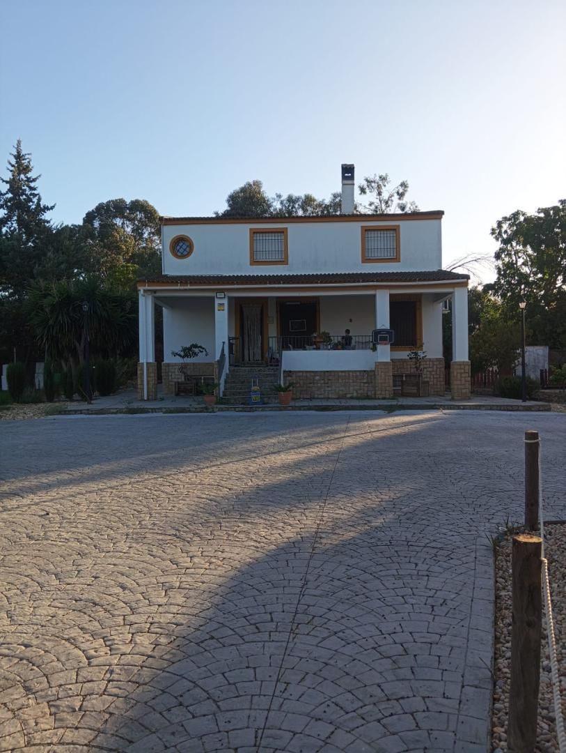 Vista exterior de Casa o xalet en venda en Aljaraque amb Aire condicionat, Terrassa i Piscina