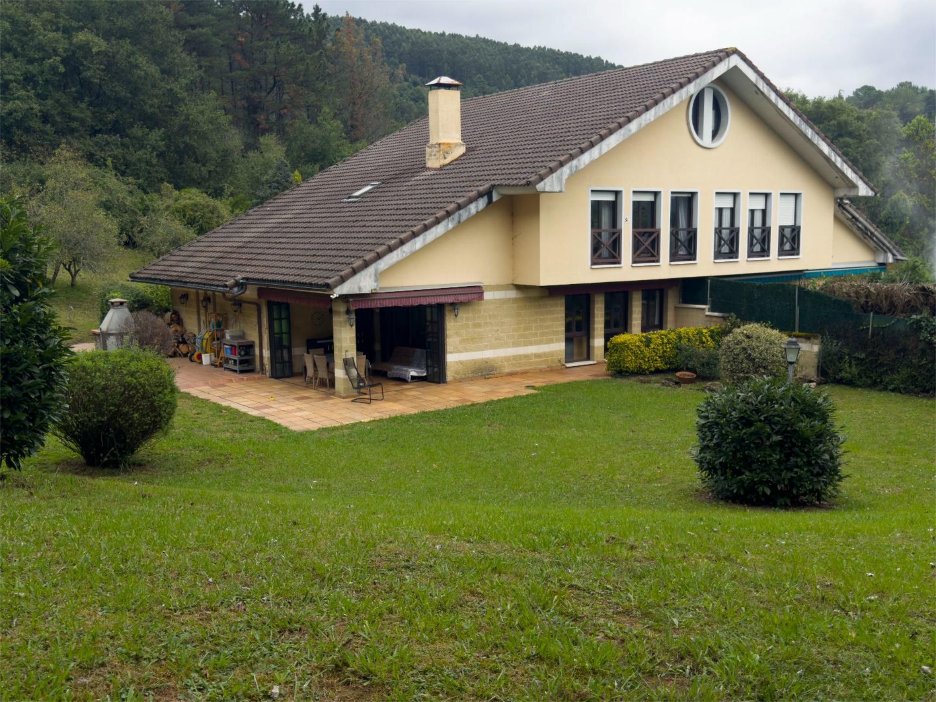 Vista exterior de Casa o chalet en venta en Loiu con Calefacción, Jardín privado y Parquet