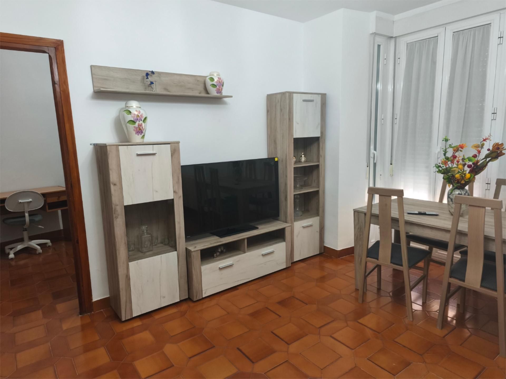 Living room of Flat to rent in Baeza  with Heating, Parquet flooring and Storage room