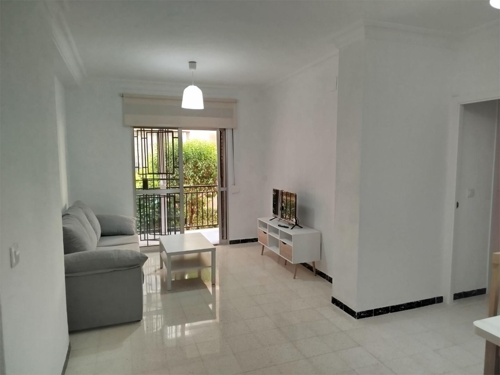 Living room of Flat to rent in  Sevilla Capital  with Terrace, Furnished and Balcony