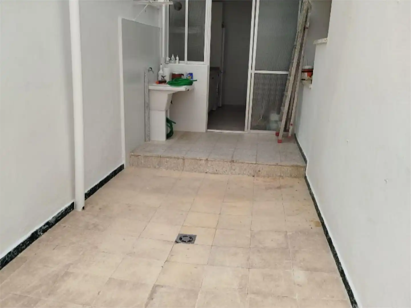 Piso de alquiler en Calle Esmeralda, 6, El Torrejón - El Cerezo Baño de Piso de alquiler en Sevilla con Terraza, Amueblado y Balcón