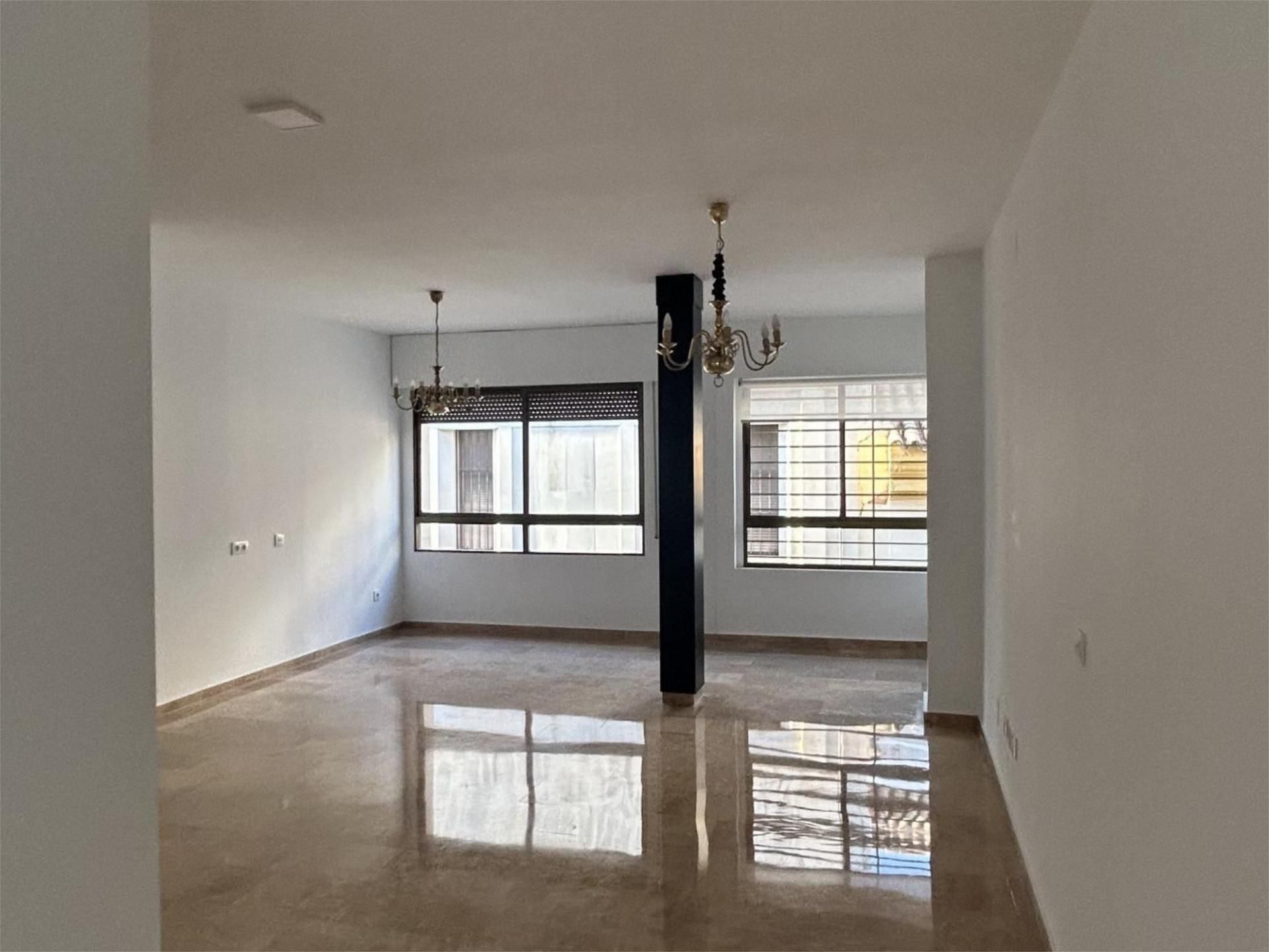 Dining room of Flat to rent in  Sevilla Capital  with Air Conditioner, Heating and Parquet flooring