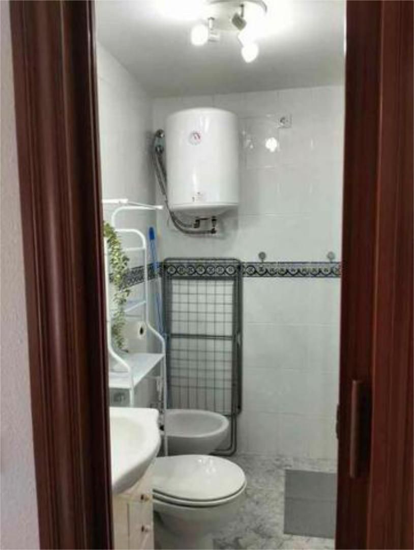 Baño de Estudio de alquiler en Málaga Capital con Calefacción, Terraza y Amueblado