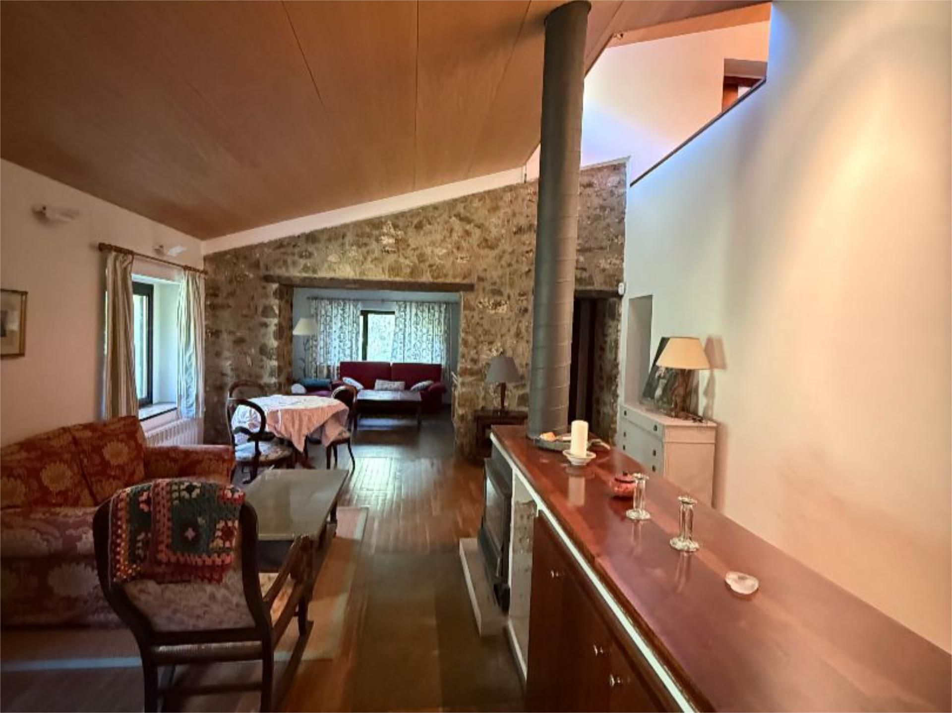 Sala d'estar de Casa o xalet en venda en Santa Pau amb Terrassa