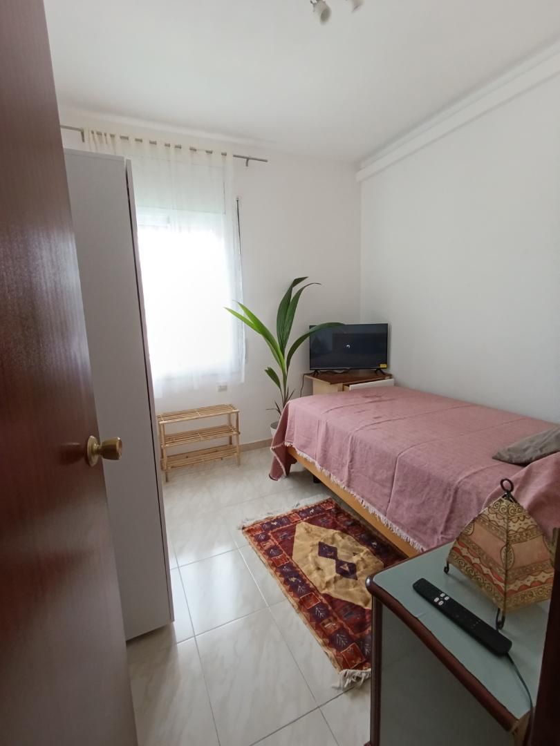 Dormitori de Casa o xalet per a compartir en La Pobla de Montornès   amb Piscina, Moblat i Rentadora