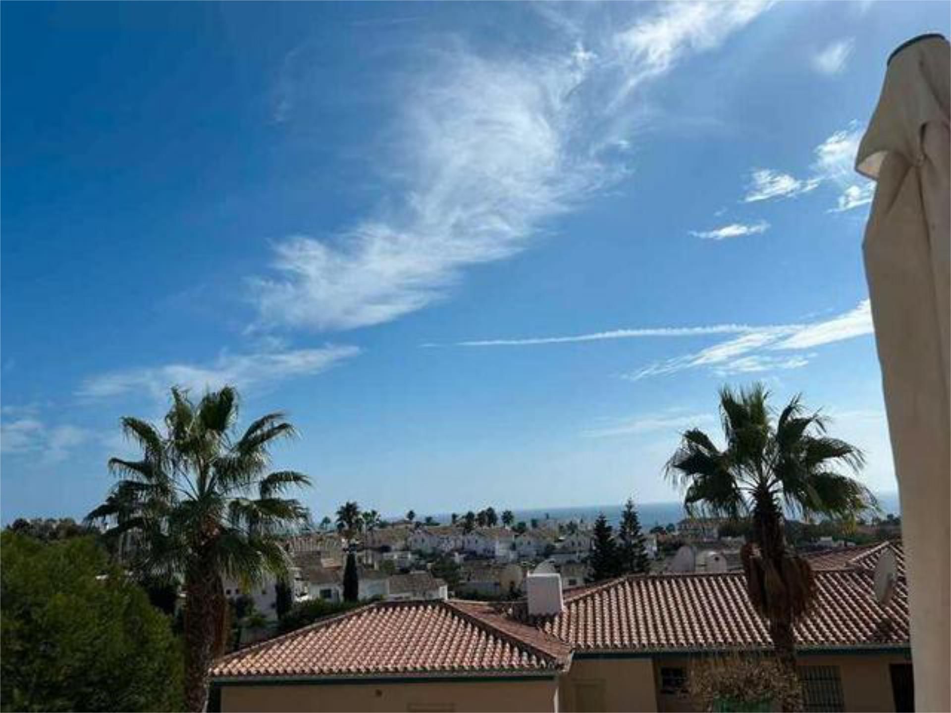Vista exterior de Apartament en venda en Mijas amb Terrassa i Piscina