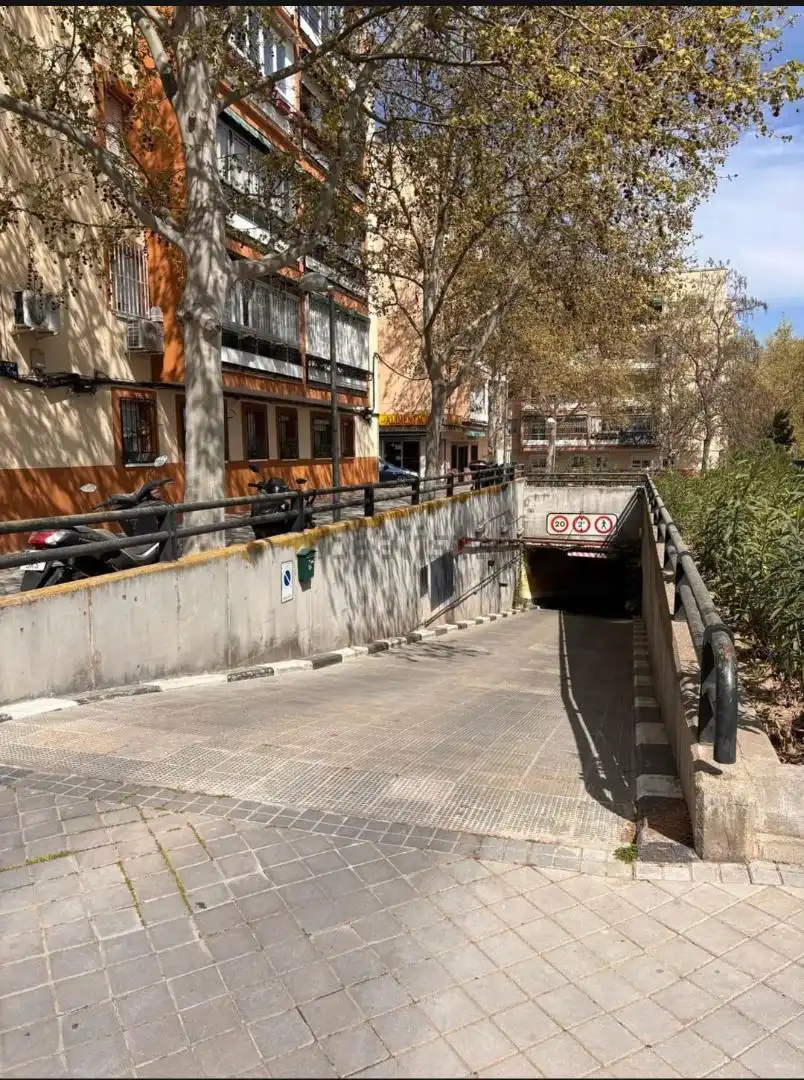 Exterior view of Garage for sale in Madrid