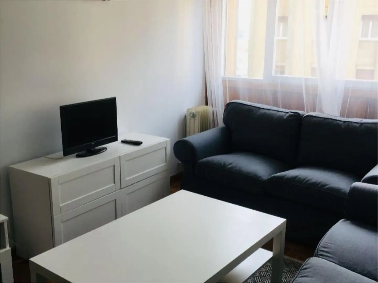 Piso en venta en Calle San Esteban/Done Eztebe Kalea, Barañáin / Barañain Sala de estar de Piso en venta en Barañáin / Barañain con Calefacción, Parquet y Trastero
