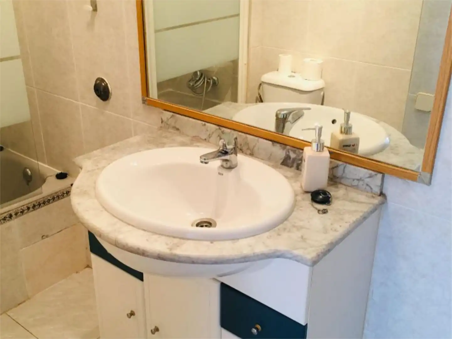 Piso en venta en Calle San Esteban/Done Eztebe Kalea, Barañáin / Barañain Baño de Piso en venta en Barañáin / Barañain con Calefacción, Parquet y Trastero