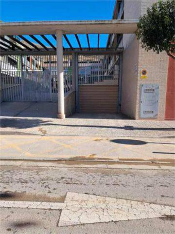 Garaje en Alquiler en Cadrete