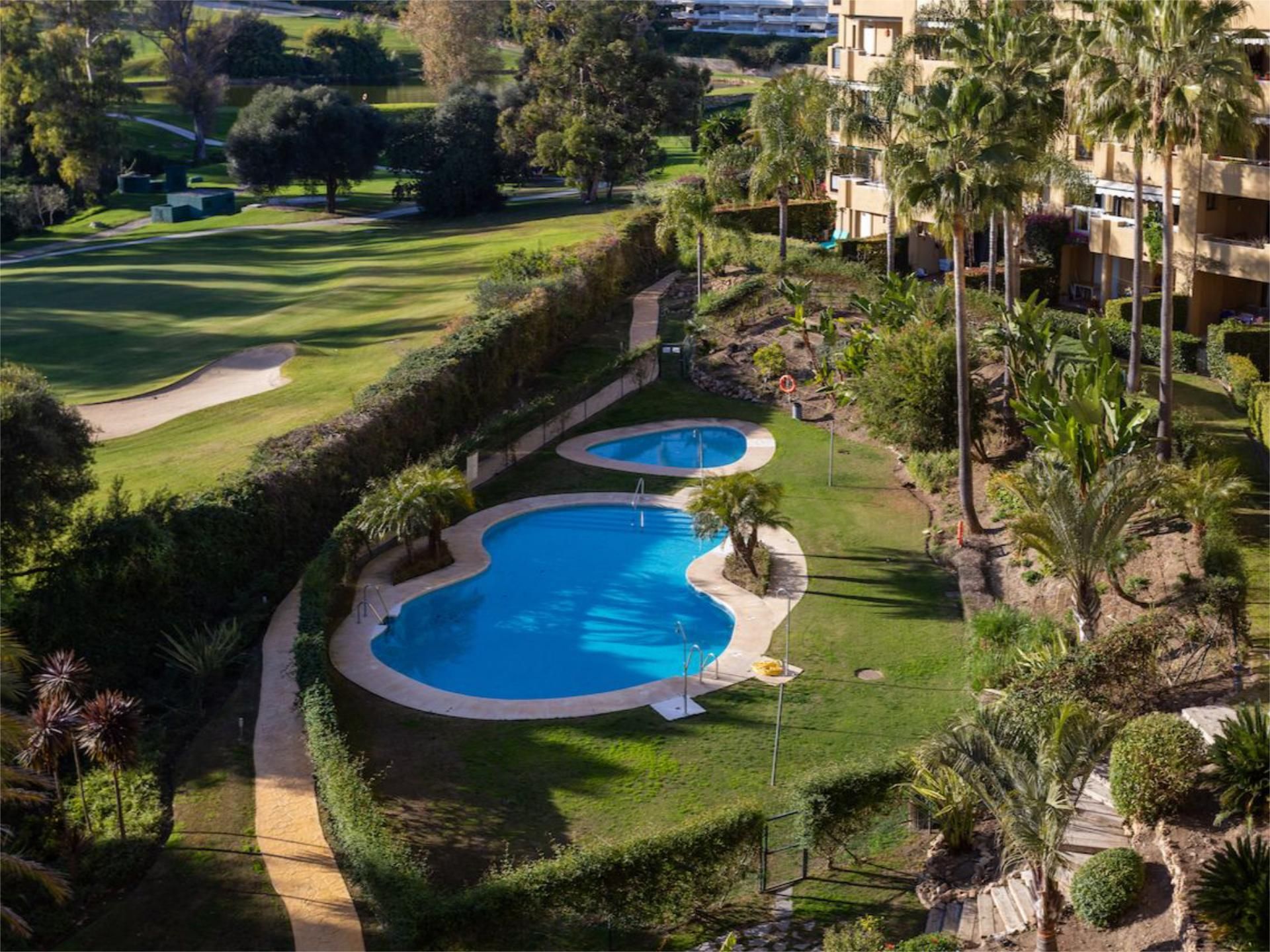 Swimming pool of Flat for sale in Marbella  with Air Conditioner, Terrace and Swimming Pool