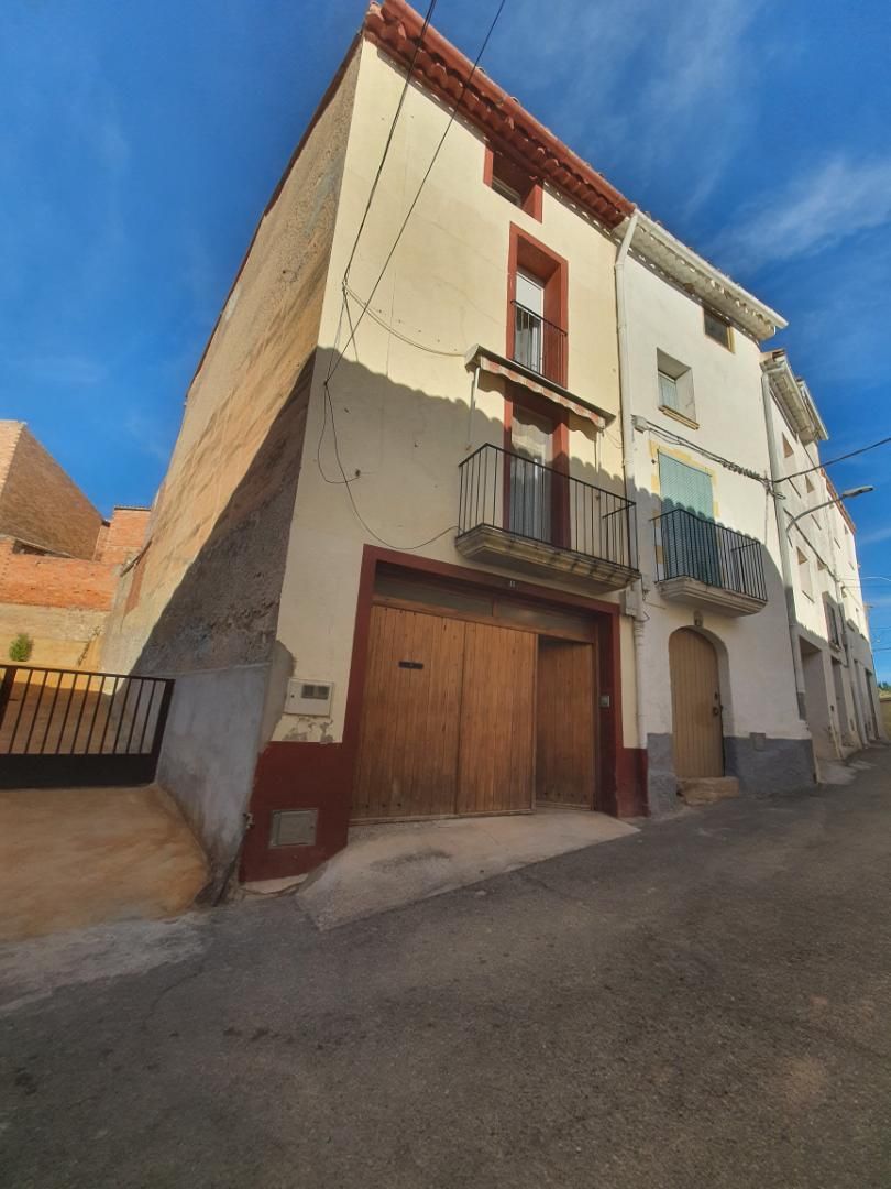 Exterior view of Single-family semi-detached for sale in Juncosa  with Terrace