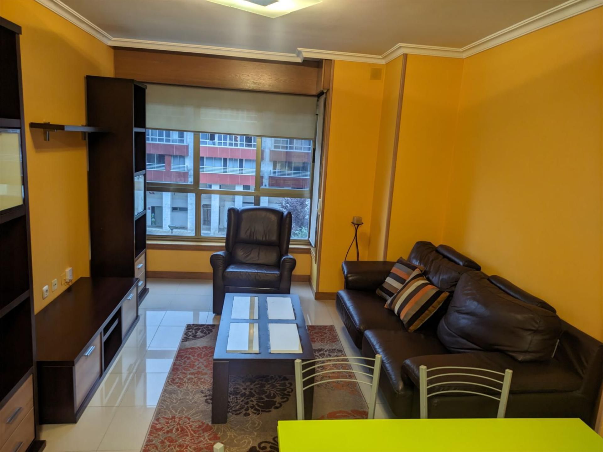 Sala d'estar de Pis de lloguer en Soutomaior amb Calefacció, Parquet i Traster