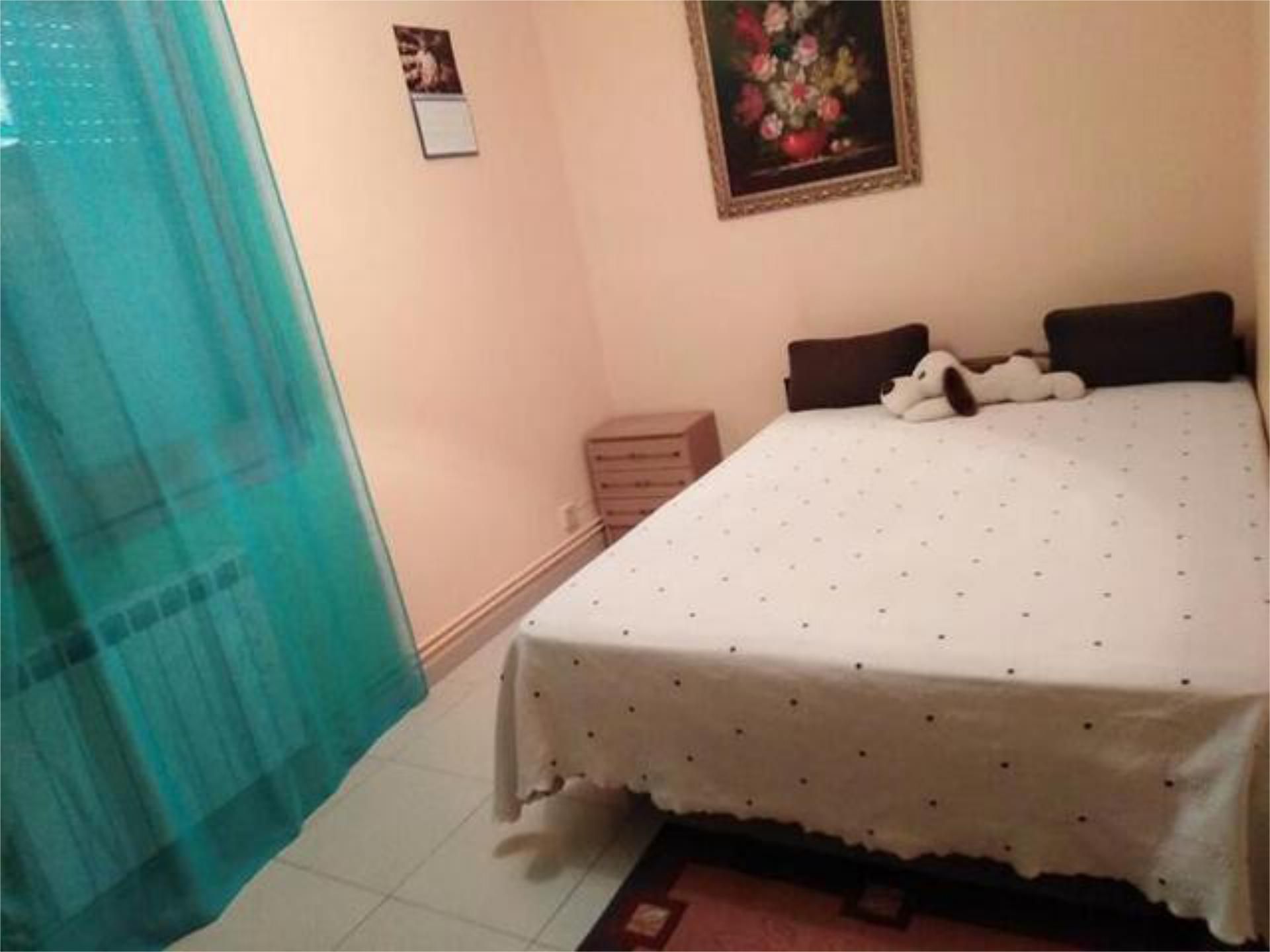 Dormitori de Apartament de lloguer en Calafell amb Jardí privat, Traster i Moblat