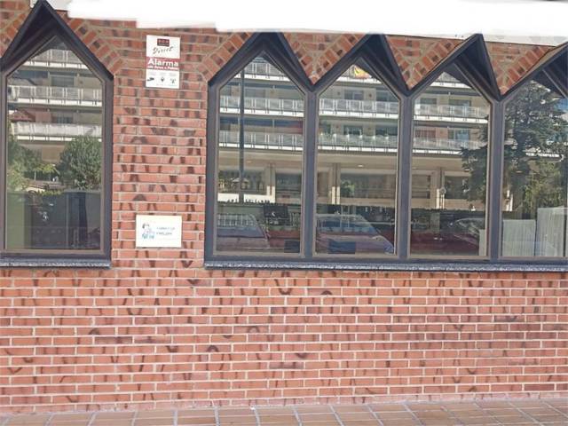 Local comercial en Venta en Calle del Caribe, 2 en San Pascual