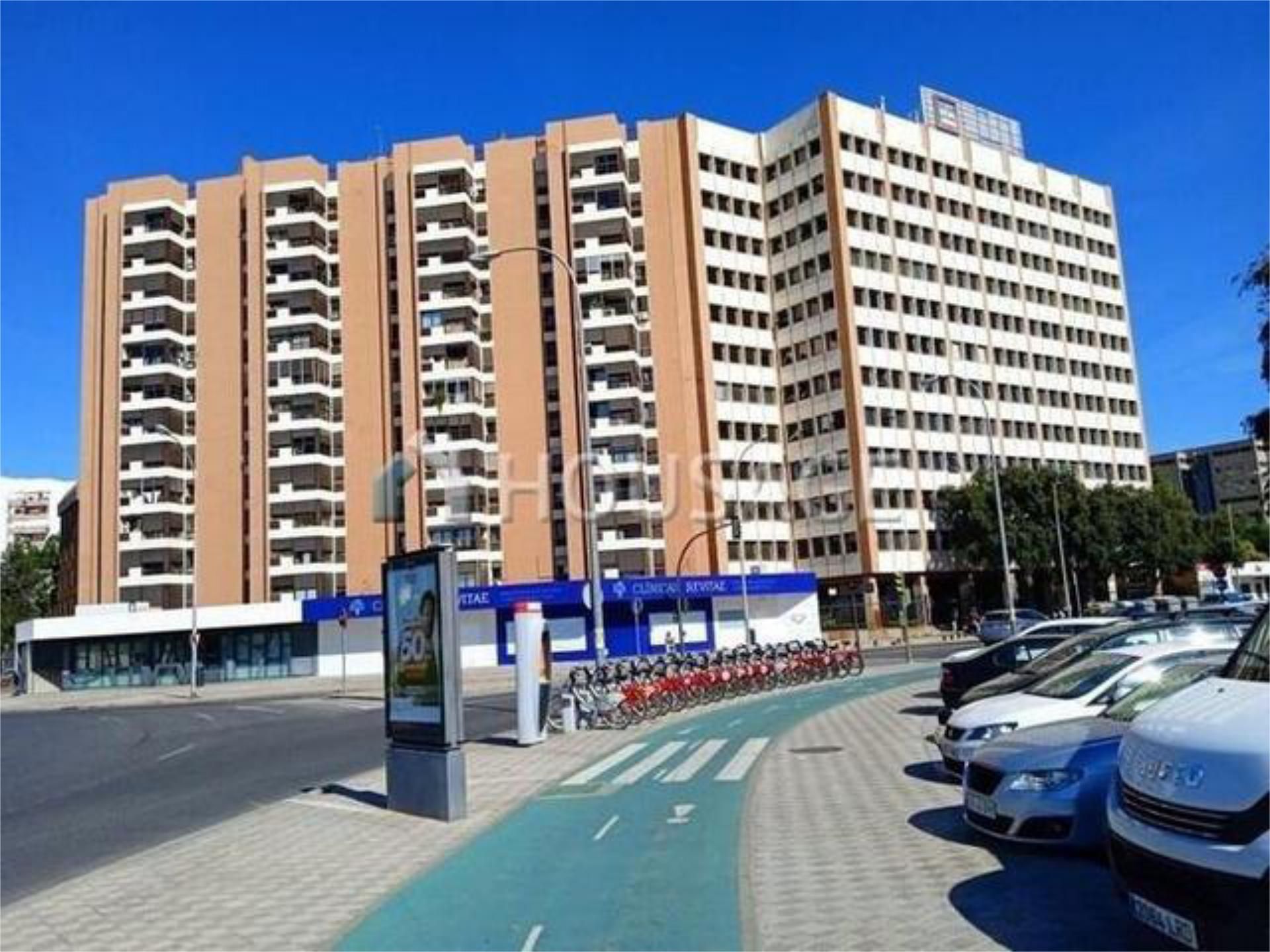 Exterior view of Flat for sale in  Sevilla Capital  with Heating, Private garden and Storage room