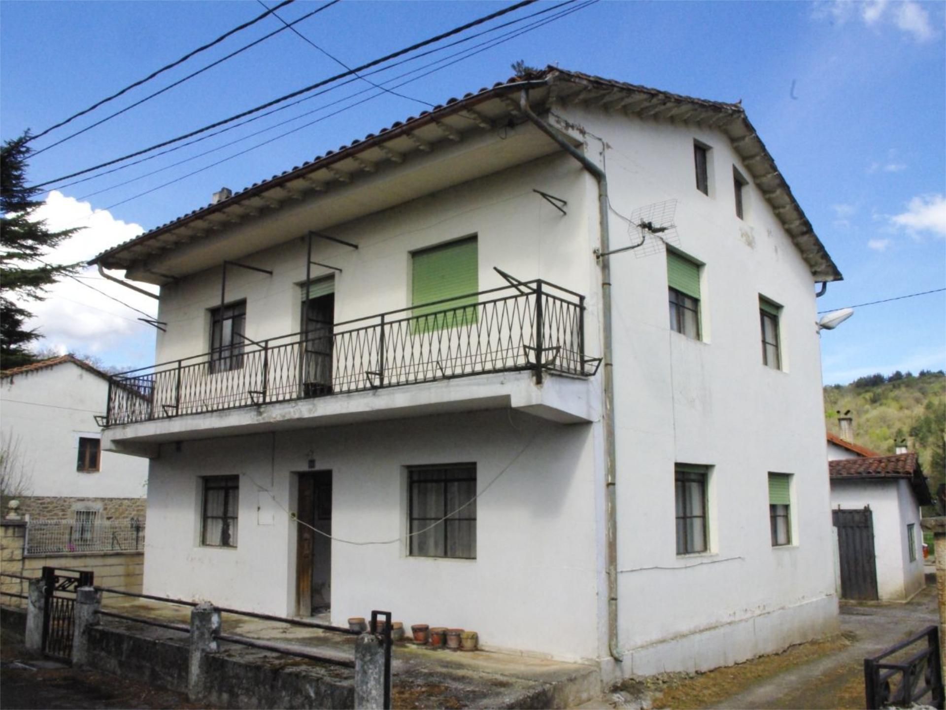 Vista exterior de Piso en venta en Arenas de Iguña con Trastero y Balcón
