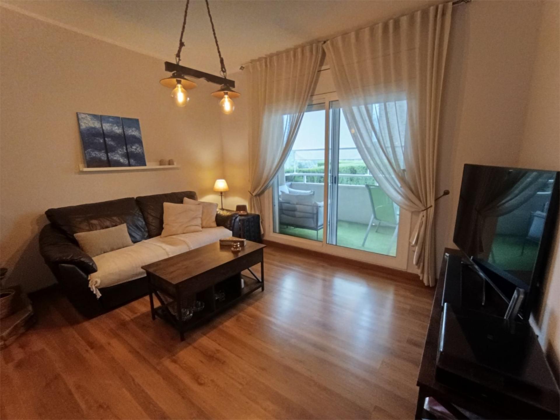 Sala d'estar de Casa o xalet en venda en Olesa de Montserrat amb Aire condicionat, Calefacció i Jardí privat