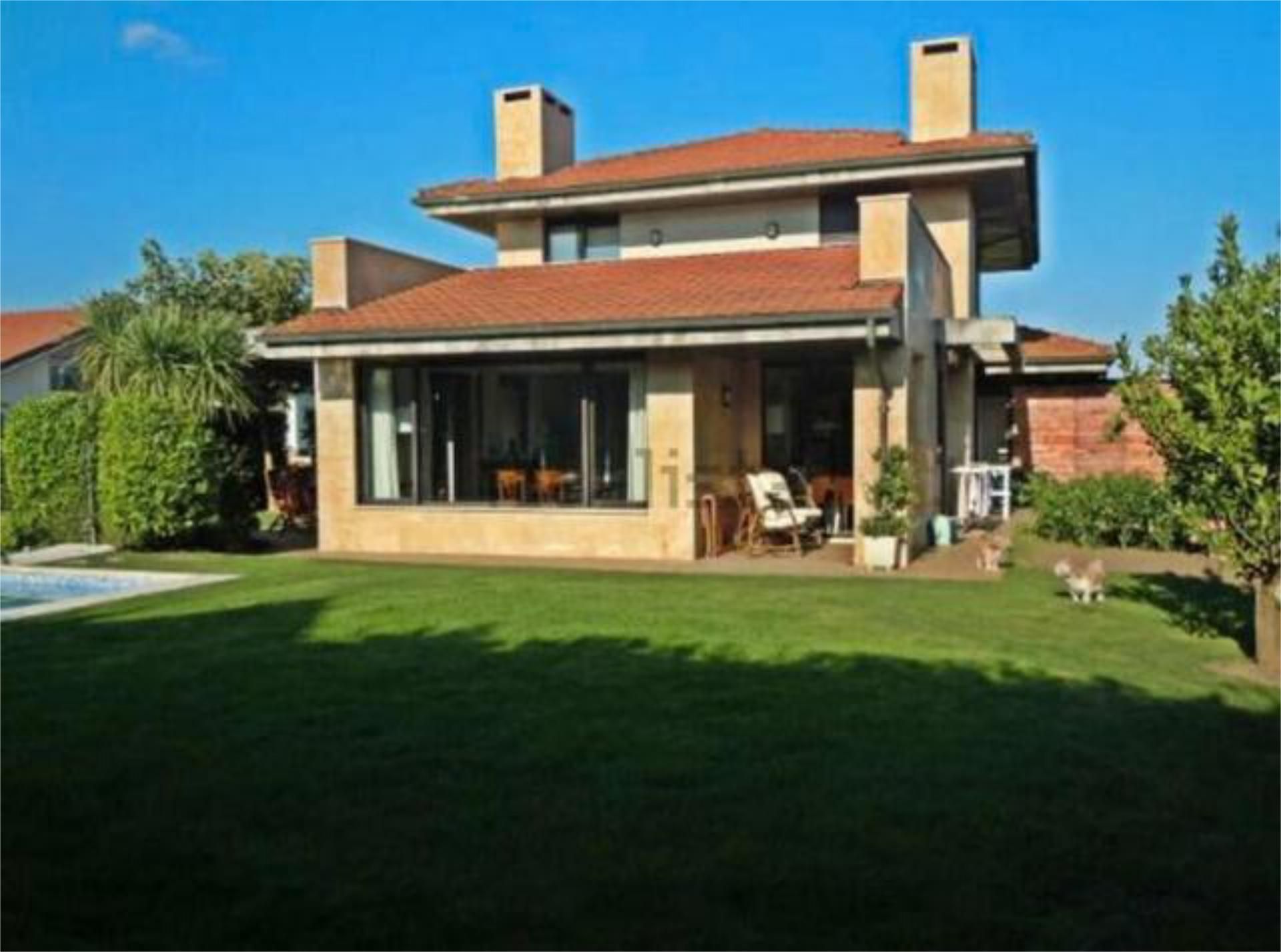 Jardín de Casa adosada en venta en Getxo  con Calefacción y Jardín privado