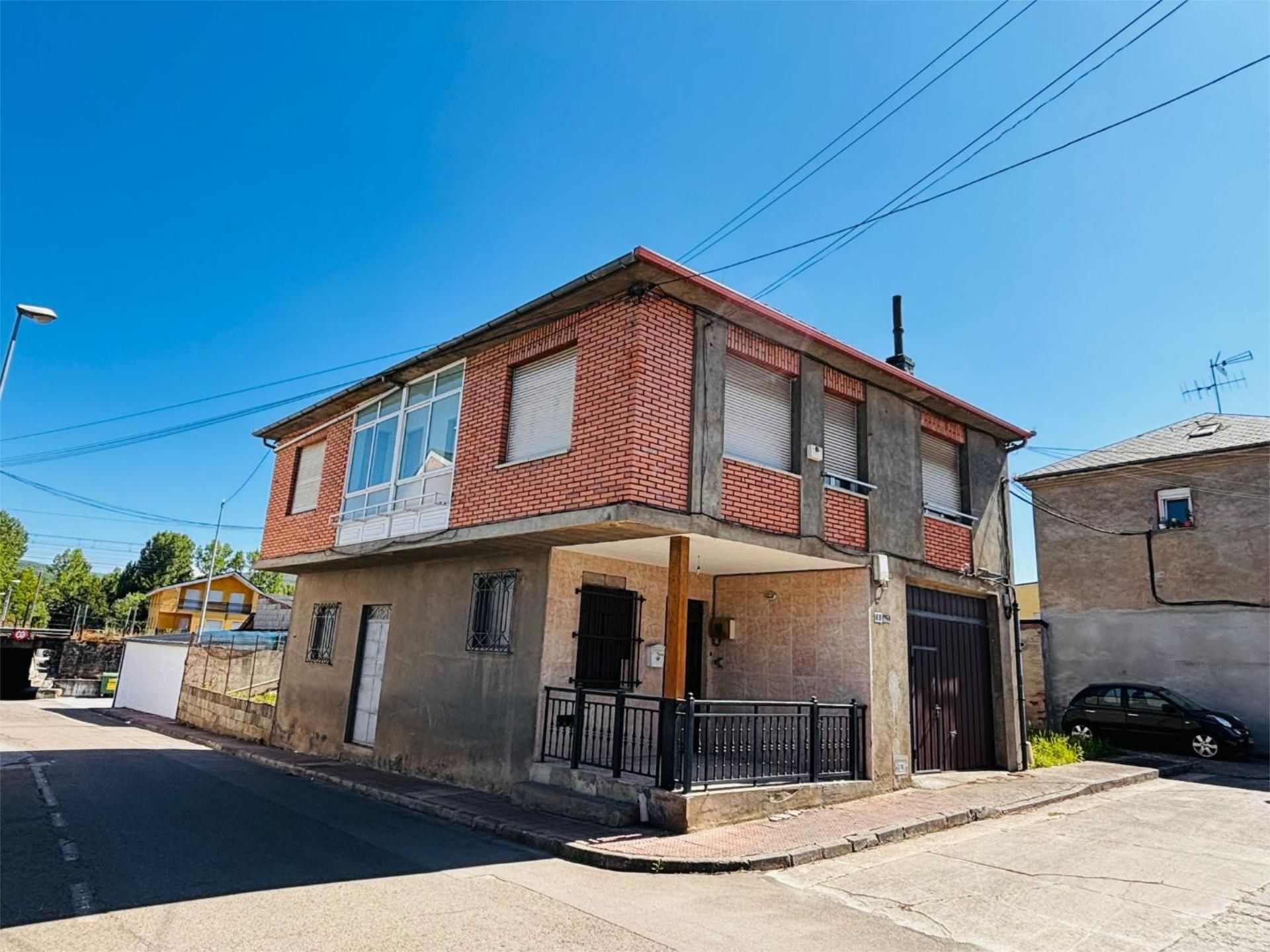 Exterior view of House or chalet for sale in Toral de los Vados  with Heating, Private garden and Terrace