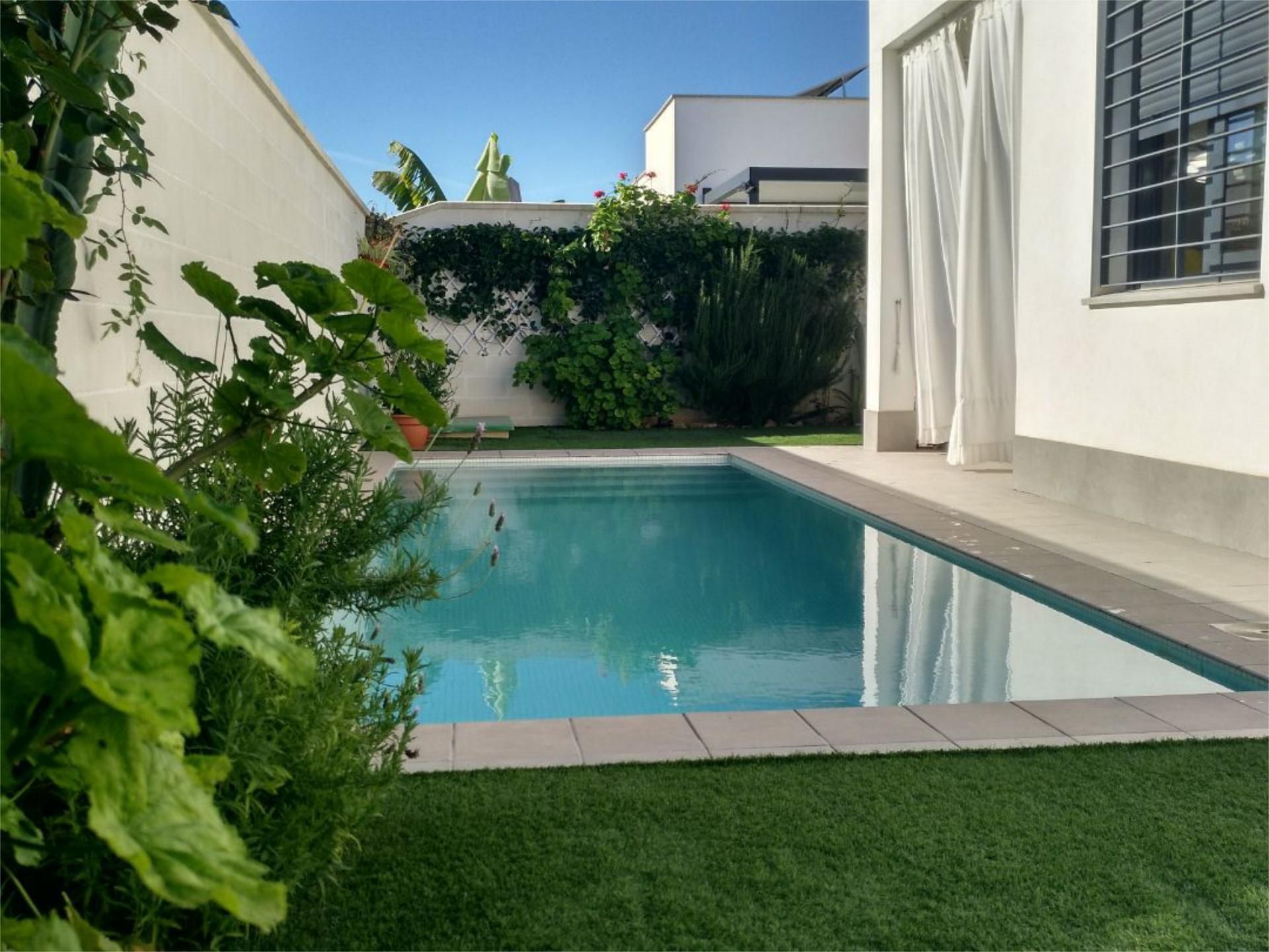 Piscina de Casa o xalet en venda en Umbrete amb Aire condicionat i Piscina