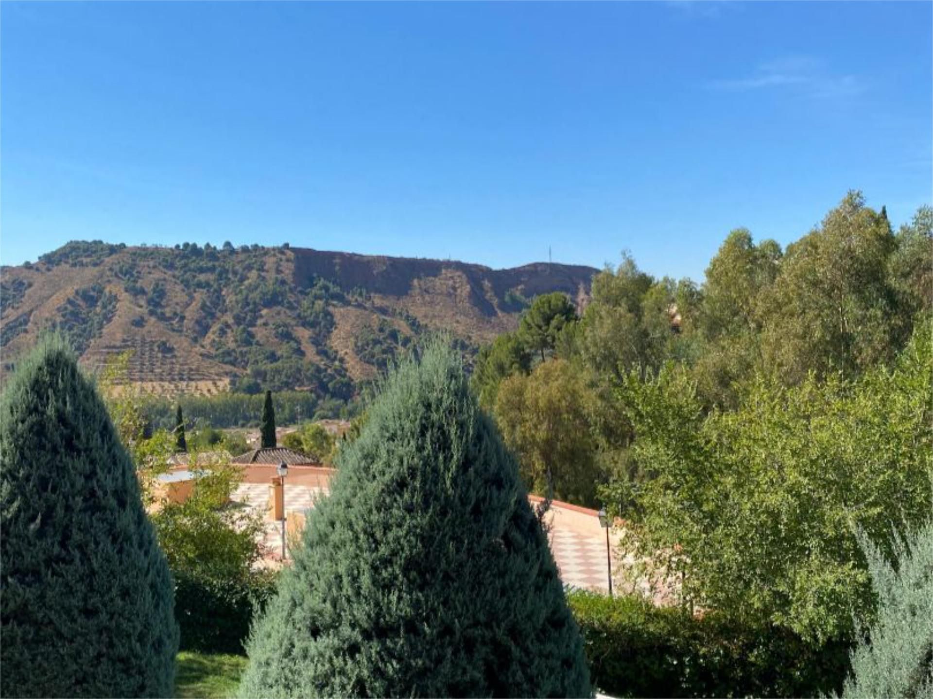 Vista exterior de Pis de lloguer en Cenes de la Vega amb Aire condicionat, Calefacció i Terrassa