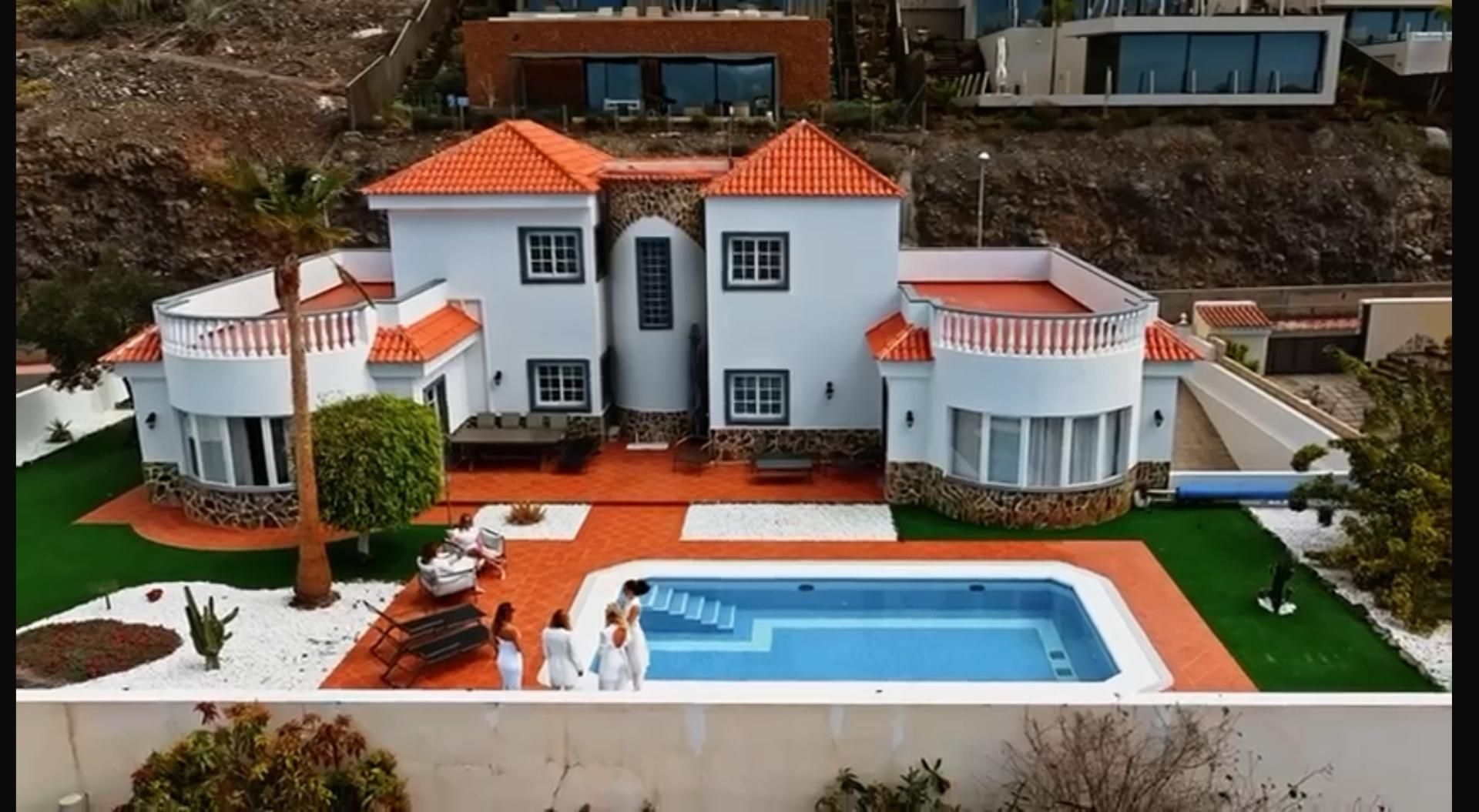 Exterior view of House or chalet for sale in Adeje  with Air Conditioner, Terrace and Swimming Pool