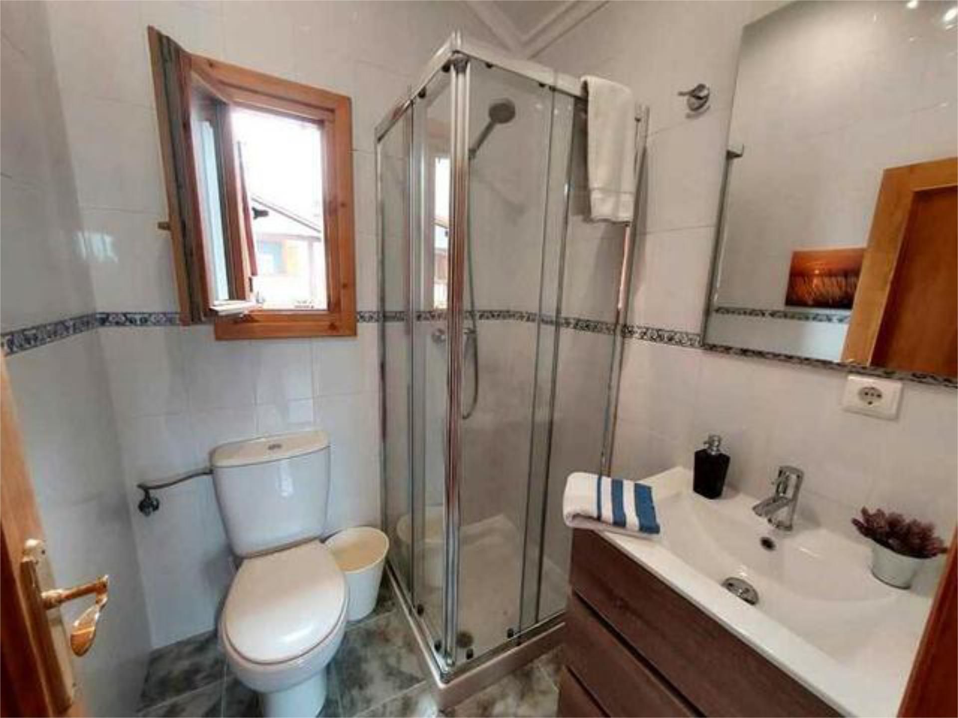 Baño de Casa adosada de alquiler en Arnuero con Terraza