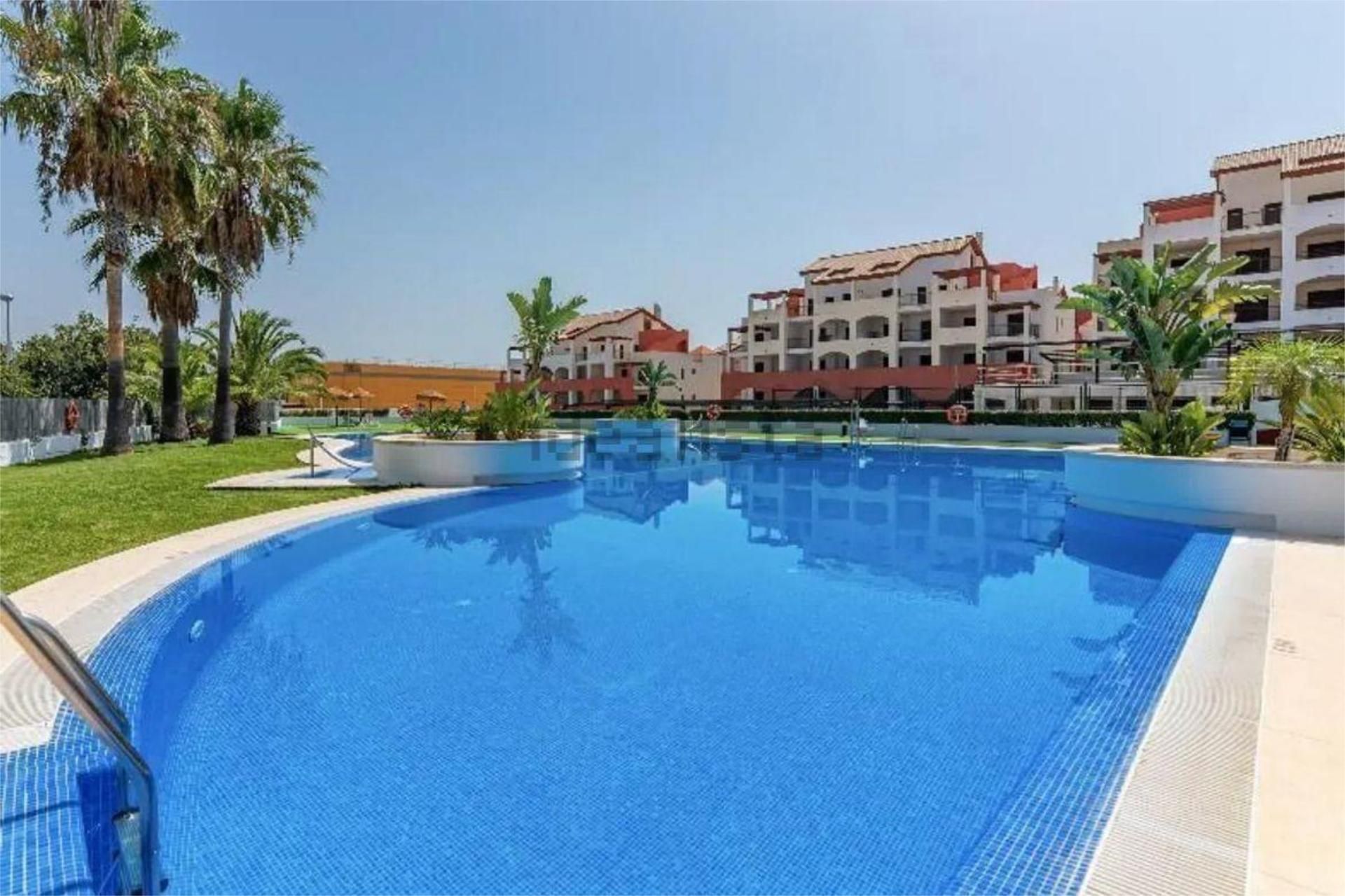 Piscina de Pis en venda en Ayamonte amb Aire condicionat, Calefacció i Jardí privat