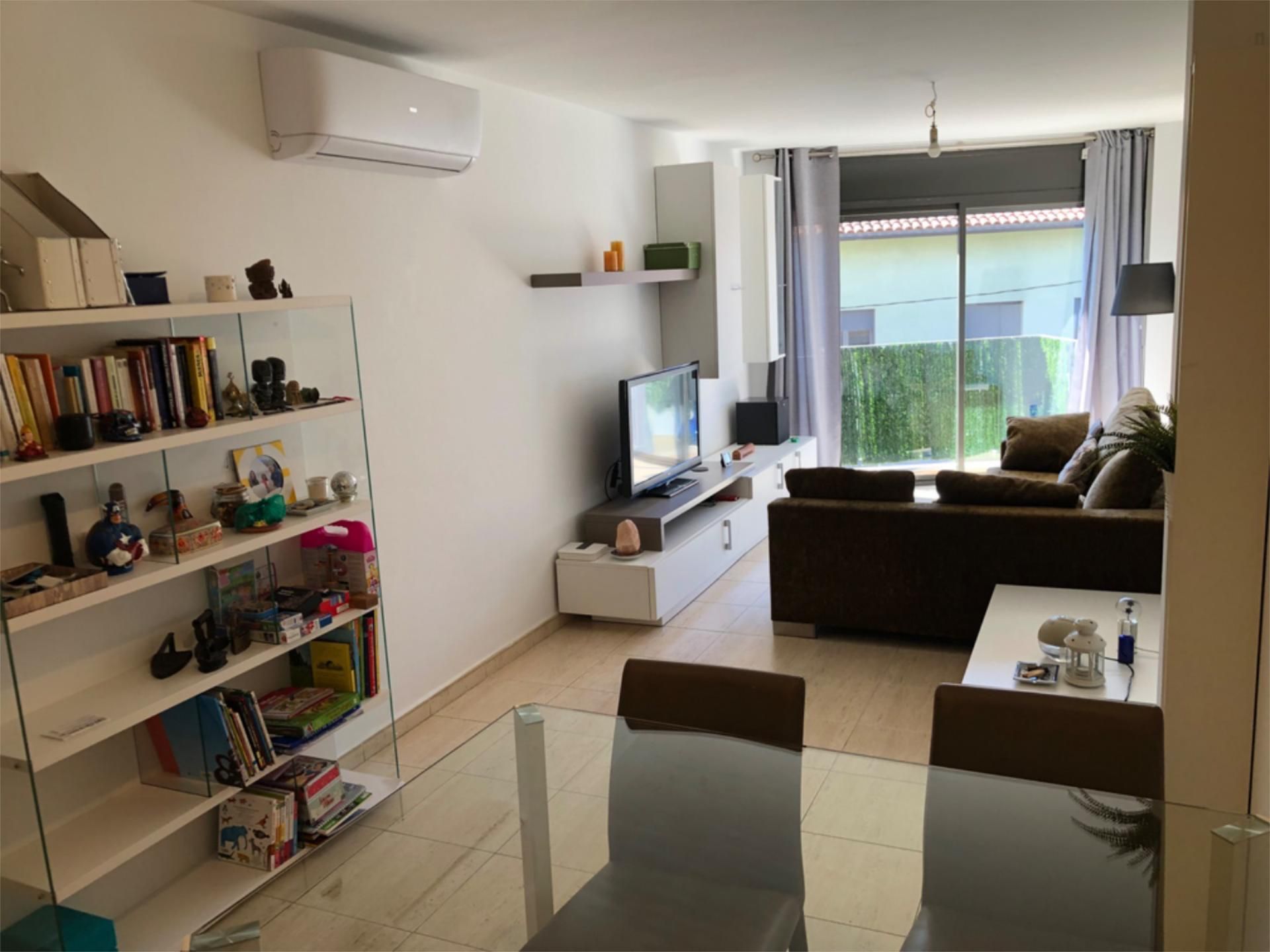 Wohnzimmer von Wohnung zum verkauf in Vilalba Sasserra mit Klimaanlage, Heizung und Gemeinschaftsparkplatz