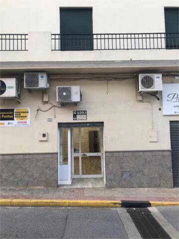 Local comercial en Alquiler en Oromana