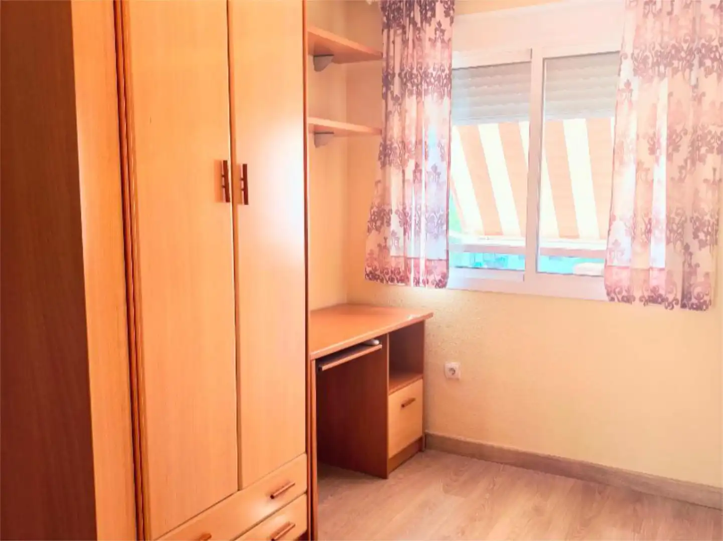 Flat for sale in Calle Linde, 7, Cruz Roja Bedroom of Flat for sale in Sevilla Capital with Air Conditioner, Terrace and Balcony