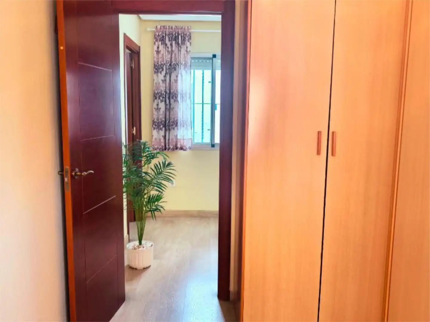Flat for sale in Calle Linde, 7, Cruz Roja Bedroom of Flat for sale in Sevilla Capital with Air Conditioner, Terrace and Balcony