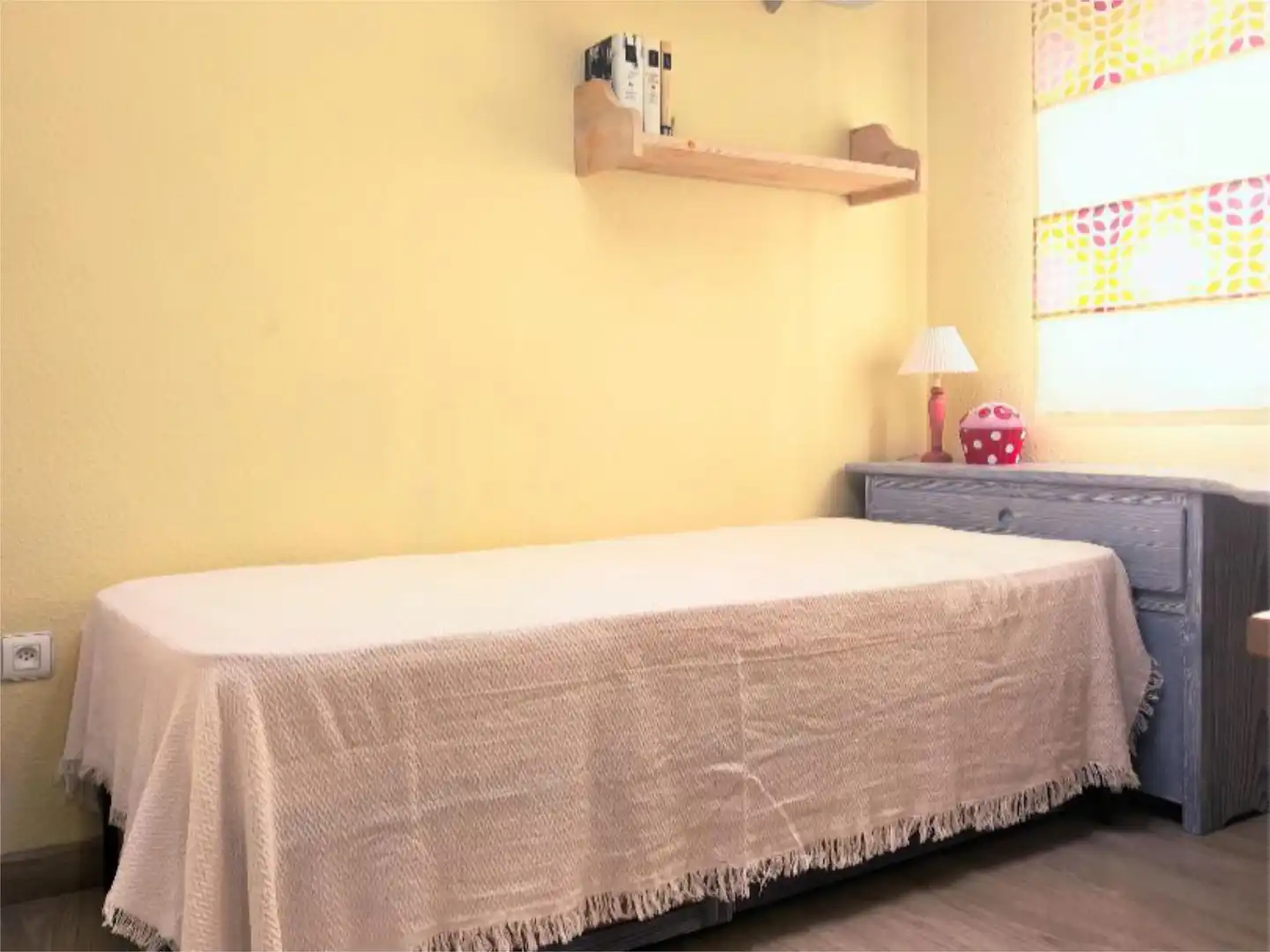Flat for sale in Calle Linde, 7, Cruz Roja Bedroom of Flat for sale in Sevilla Capital with Air Conditioner, Terrace and Balcony